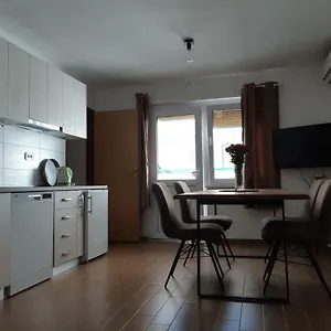  Apartment Nada